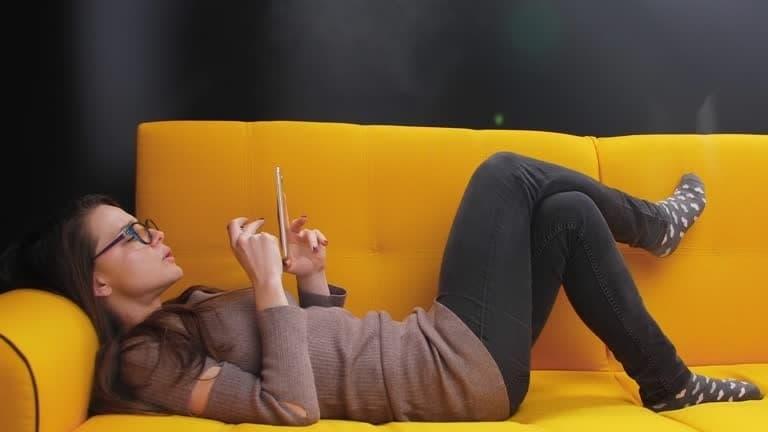 Najjeftinije E-cigarete poradnik zakupowy gdzie kupić tanio ranking i testy oraz praktyczne wyjaśnienie co to są pody