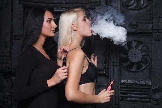 Online Vape Shop w Warszawie - najlepsze urządzenia i e-liquidy oraz lokalny przegląd przy bora komorowskiego 35