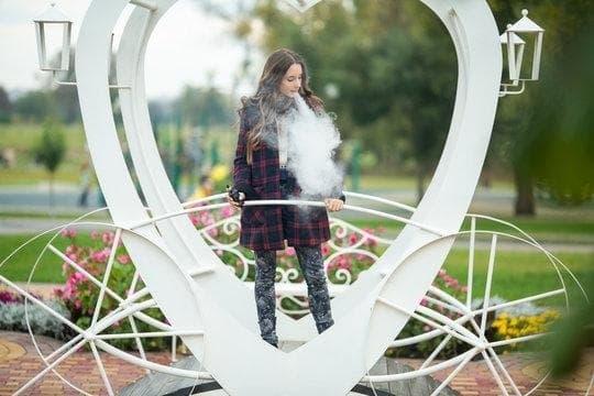 IBVape i IBVape poradnik zdrowotny – co oznacza bol brzucha po e papierosie i jak znaleźć ulgę