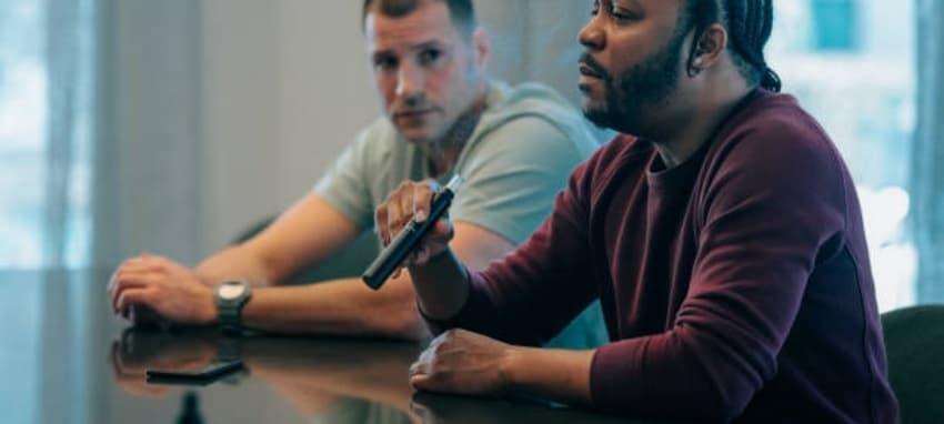 e-dym radzi, wybieramy zestaw do wymiany oleju – praktyczny poradnik e-dym