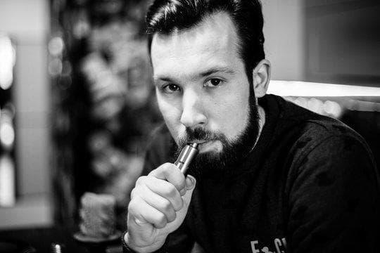 Elektronske Cigarete i clearomizer e papieros praktyczny przewodnik, recenzje i porady wyboru